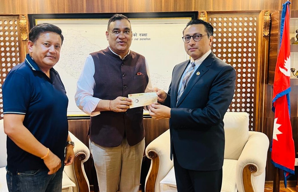 जगदम्बा इन्टरप्राइजेजद्वारा प्रधानमन्त्री राहत कोषमा ५१ लाख रुपैयाँ सहयोग